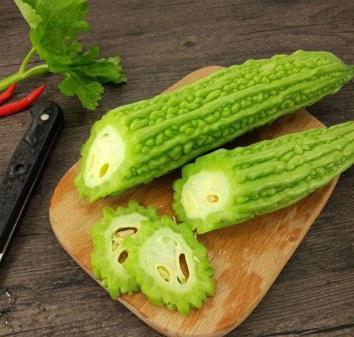 网红吃瓠子瓜是真的吗,真相揭秘还是炒作? 第1张 网红吃瓠子瓜是真的吗,真相揭秘还是炒作? 第1张